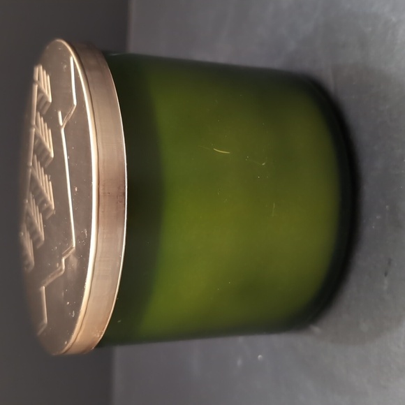 Bath & Body Works,White Barn Vanilla Balsam 3 Wick Candle. - Picture 3 of 7